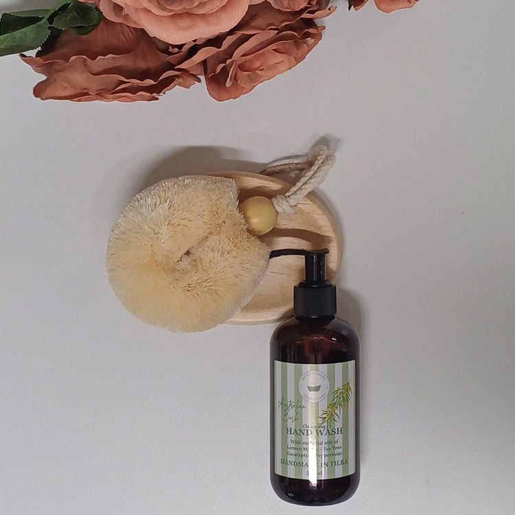 Harnessing the natural purity of tea tree, lemon myrtle, eucalyptus, and peppermint essential oils. Our cleansing hand wash delivers beautiful aromas and the restorative qualities of nature, leaving your hands refreshed and vibrantly clean.
